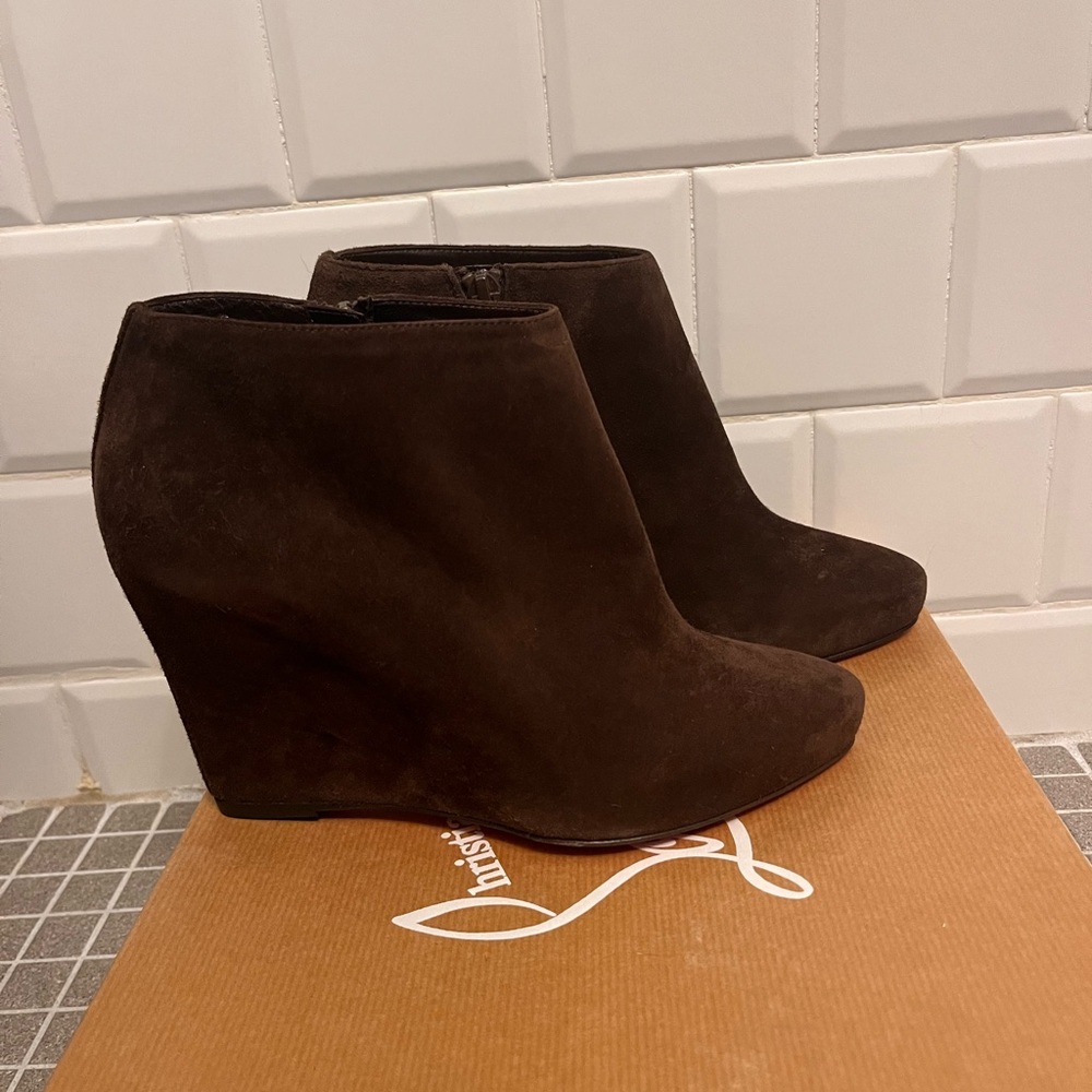 Christian Lets Melissa Wear Wedges View 4